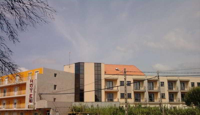 Duerming Montalvo Playa Hotel Exterior photo